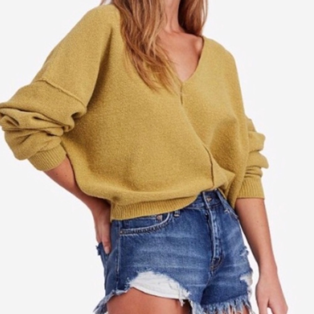 🌻 Free People Take Me Places Sweater